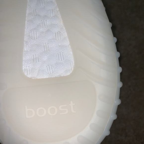 100% authentic adidas Yeezy Boost 350 V2